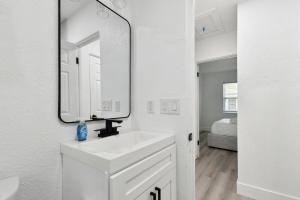 Newly Renovated Treasure Island Getaway