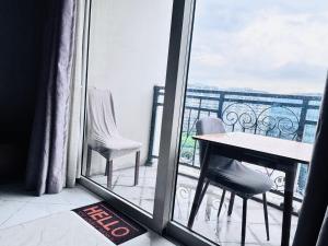 H Cloud Suites Monarch Parksuites near MOA and Casino City