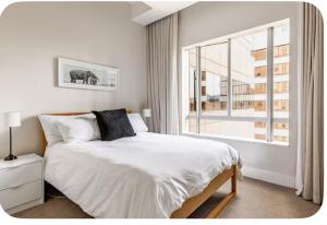 The Cozy Luxe Apartment