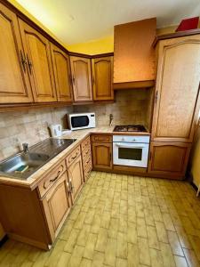 Tram 50 m, Balcon, Parking facile