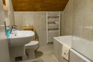 Chalets Chalet Lucette : photos des chambres