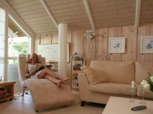 6 person holiday home in Dronningmølle-By Traum