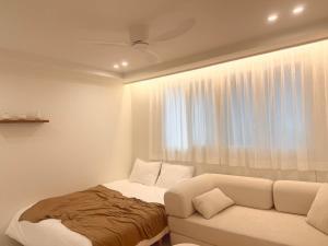 Cozy stay Suwon Haenggung Workshop Street Haengridan-gil for up to 6 people Laundry and dryer Emotional accommodation Family Friends Lovers