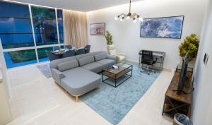 Elegant 3BR Apartment near Boulevard NZL113