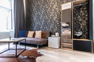 Sweet 3 Rooms Complex, Shopping Paradise Mariahilfer