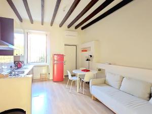 MilanoFlats - Pasteur - M1 80 meters 1 min