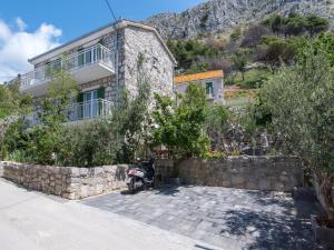 Holiday Home in Podstrana near Beach