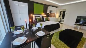 Eco-friendly stay with hot tub & panorama view
