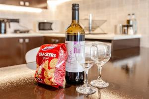 Seaside View 1-bedroom apartment!