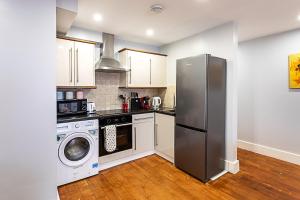 Modern 2-Bedroom Apartment with Stylish Design!