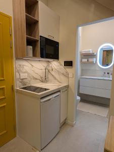 Sand - Rooftop Views, Wine Cellar & Espresso