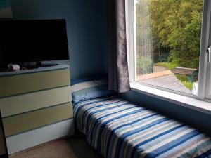 Cardiff escape with great links to the centre