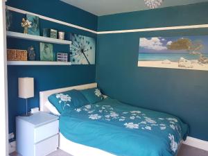 Cardiff escape with great links to the centre