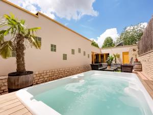 Peaceful Getaway with Spa