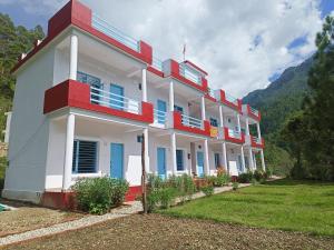 ONS Universe - 3hvězdičkové hotely ve městě Uttarkāshi