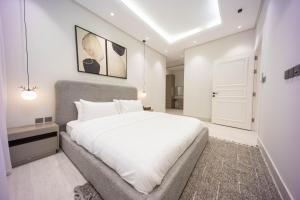 Elegant 2BR Apartment near Boulevard NZL152