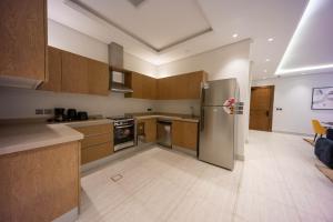 Elegant 2BR Apartment near Boulevard NZL152