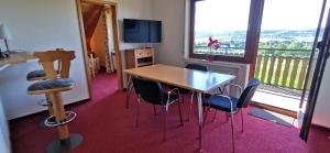 Apartment mit Balkon