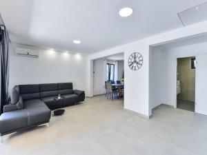 Holiday Home Bibinje near the Sea