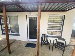 Garden flat Durbanville - with Office, WiFi and secure gated parking