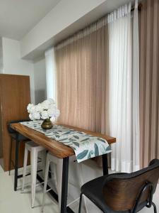 Taal Lake View Condo in Tagaytay