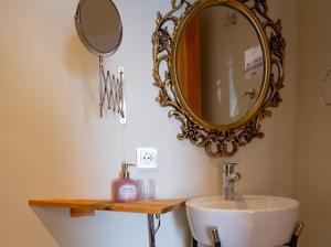 Fatih Balat tarihin içinde şık bir ev 2