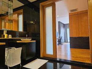 Resort Style Haven 3BR Pavilion KLCC Twin Towers View Wifi Netflix
