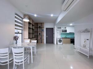 1 Bedroom Tresor D4-River View-Netflix