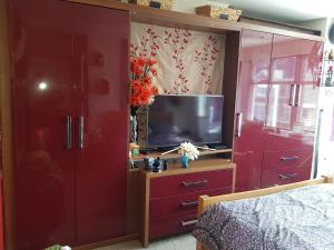 City centre links in peaceful residential area