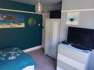 City centre links in peaceful residential area