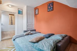 Beautiful Renovated Apartment Station 2 people Wifi