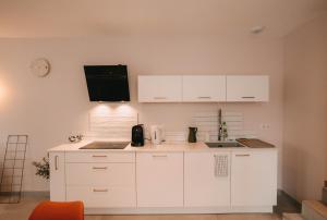 LAtelier de lHorloger 2 ch 6 pers Cour privée & Parking