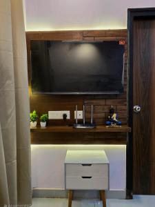 Studio Flat near Airport & Metro