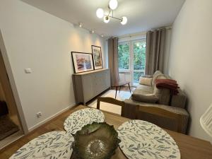 Apartament - Mieszkanie, nocleg przy Centrum Zdrowia Dziecka - Warszawa Międzylesie Wawer - Dzięcieliny 15