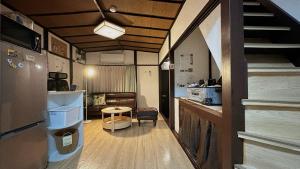 BEGENNING GUEST HOUSE Authentic Japanese Stay in a Renovated " Direct from the Airport,Just 13 Minutes Walk from Station" リノベーション古民家