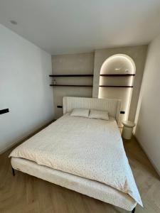 Нова сучасна квартира з двома спальнями в центрі Черкас! Неймовірний вид на Дніпро!