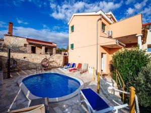 Holiday Home Jasenice near Beach & Pool