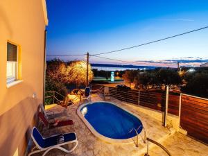 Holiday Home Jasenice near Beach & Pool