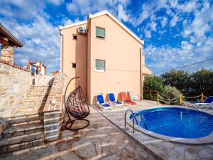 Holiday Home Jasenice near Beach & Pool