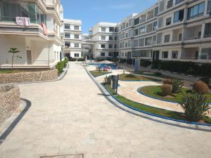 Mansbay Beach Dalia