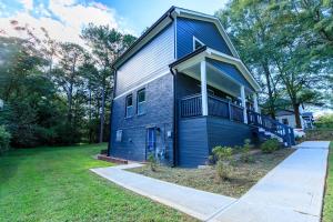 Luxury 4BR 4BA w In-law suite & Firepit Lounge