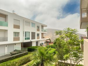 Luxurious Apartment With Pool