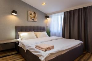 Сучасна квартира в центрі на Харківській набережній 3