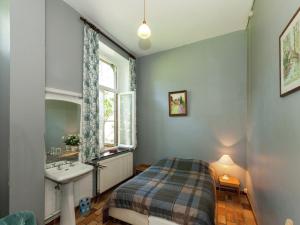Spacious Holiday Home with Garden