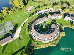 Isis Lakes 09, ArtHouse