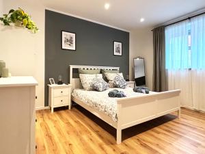 COZEE - Air-Conditioned Apartment with Netflix