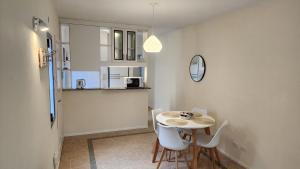 Departamento Centrico con vista única a Plaza Sarmiento