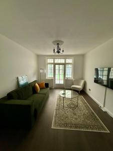 Contractors - Families - FREE Parking - QMC