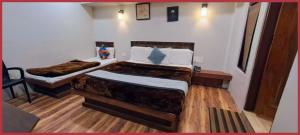 Hotel J-Jagati- Niwas Mall Road & Naini Lake - Hygiene and Spacious Room Free Wifi -Room Service - Best Hotel In nainital