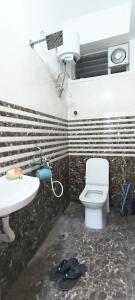 2BHK Apartment Close to Airport and City Center